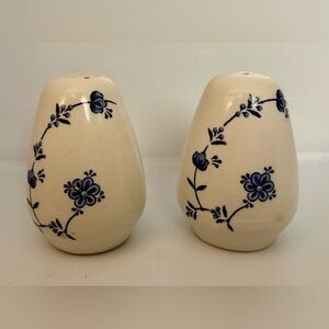 Finlandia By Myott Staffordshire Salt & Pepper Shakers Made In England